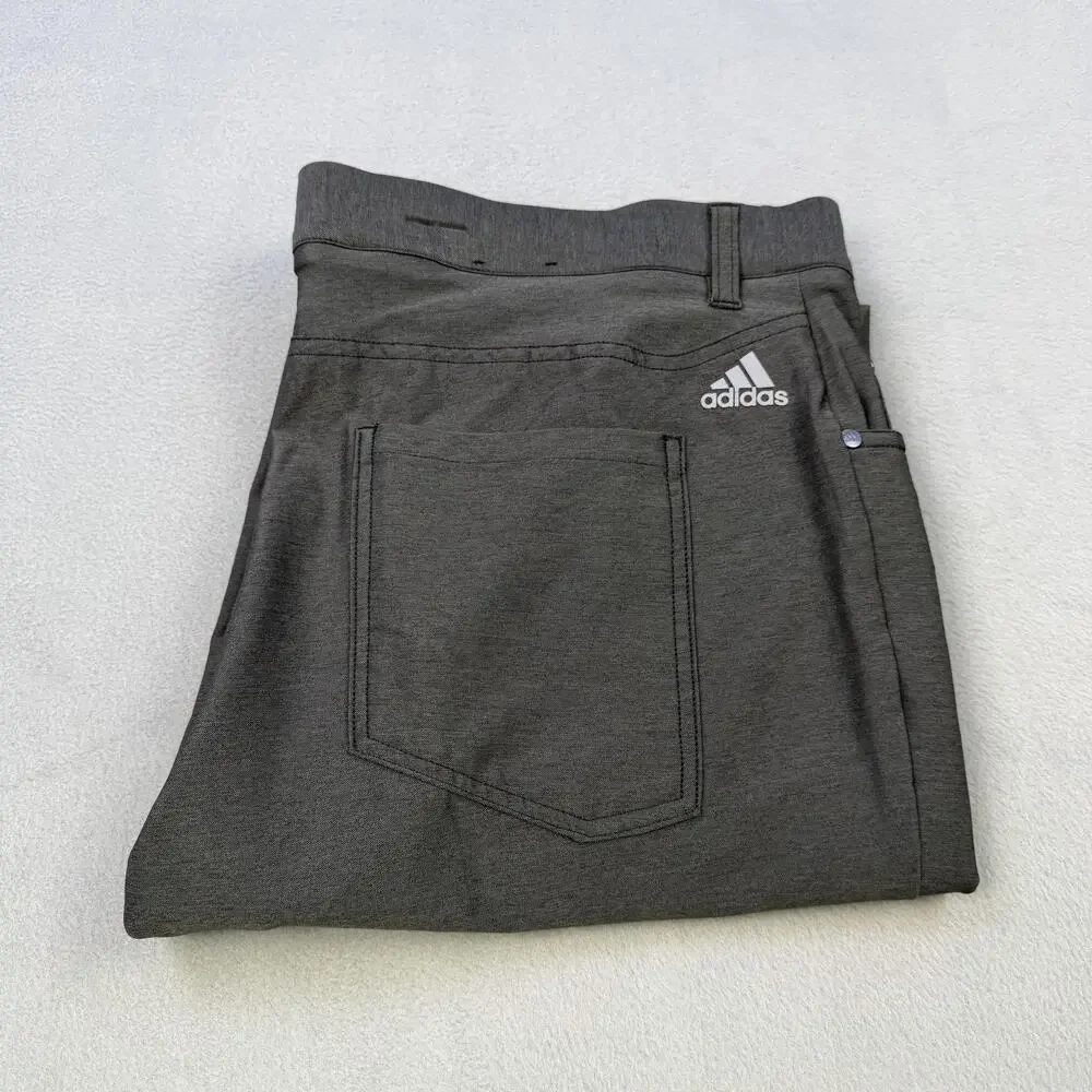 ADIDAS Pants Mens 36x31 Gray Stretch Knit Performance Straight Leg Casual DT3570